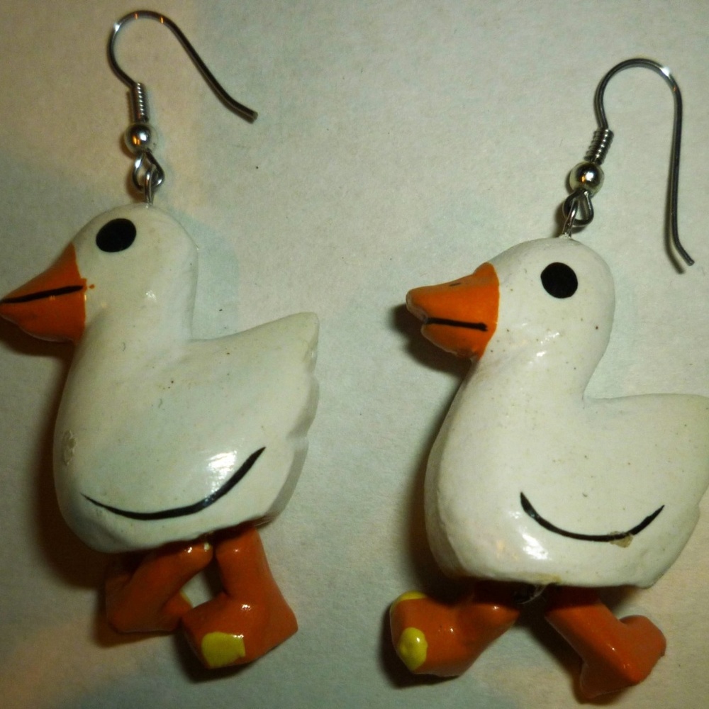 VINTAGE WHIMSICAL 3D DUCK EARRINGS MOVING FEET